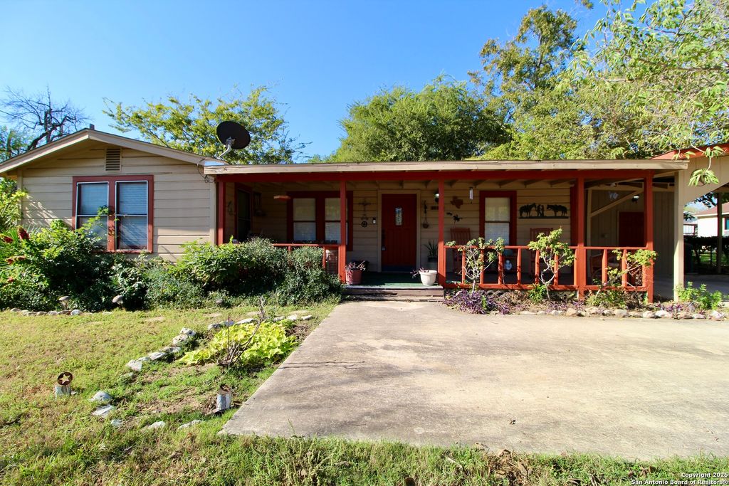 19411 Somerset, Lytle, TX 78052