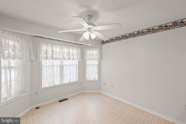 31 BRAMBLEWOOD CT, Martinsburg, WV 25403