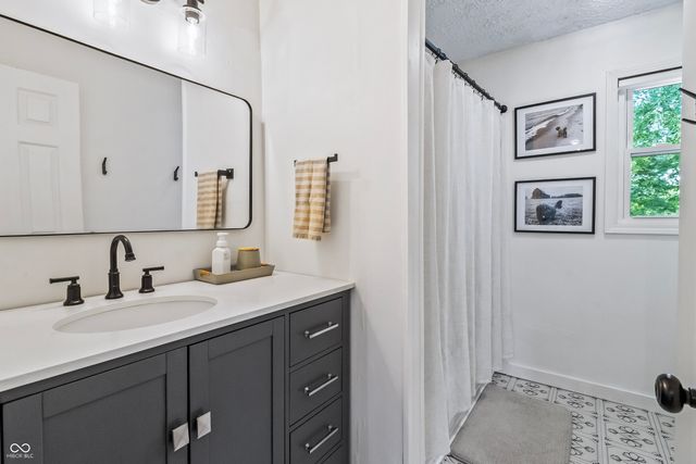 1333 Greenhills Road, Greenfield, IN 46140