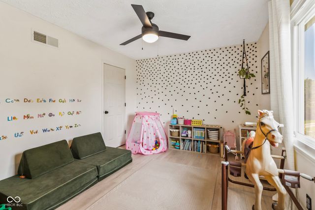 1333 Greenhills Road, Greenfield, IN 46140
