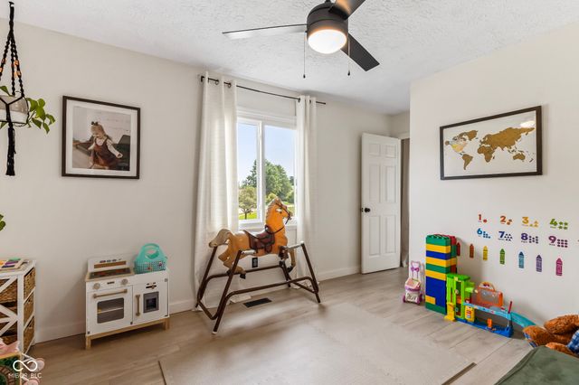 1333 Greenhills Road, Greenfield, IN 46140