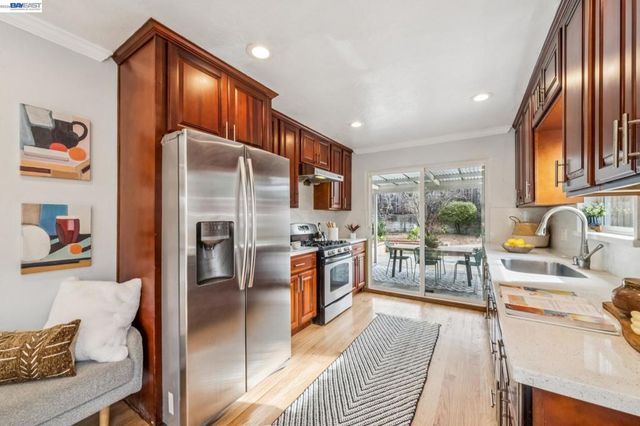 21330 21330 TYEE STREET, Castro Valley, CA 94546