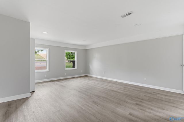 69 E Lakeside Drive, Florence, AL 35630