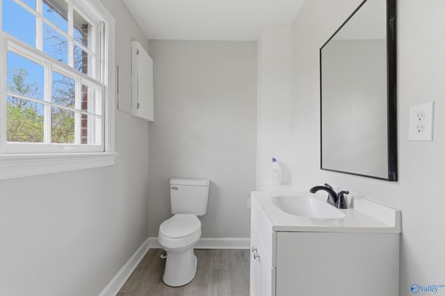 69 E Lakeside Drive, Florence, AL 35630