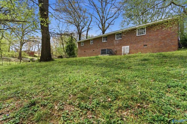 69 E Lakeside Drive, Florence, AL 35630