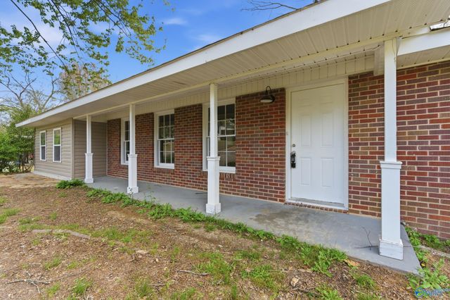 69 E Lakeside Drive, Florence, AL 35630