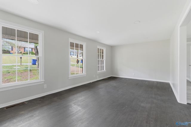 69 E Lakeside Drive, Florence, AL 35630