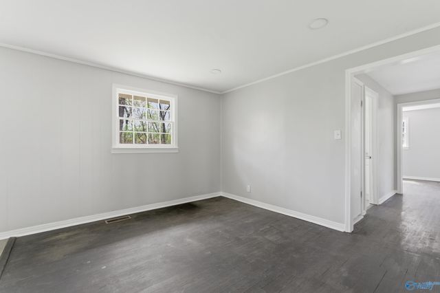 69 E Lakeside Drive, Florence, AL 35630