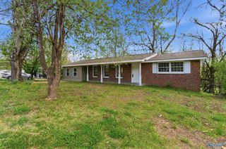 69 E Lakeside Drive, Florence, AL 35630