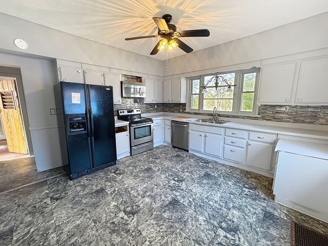 1225 23rd Avenue, Rock Island, IL 61201