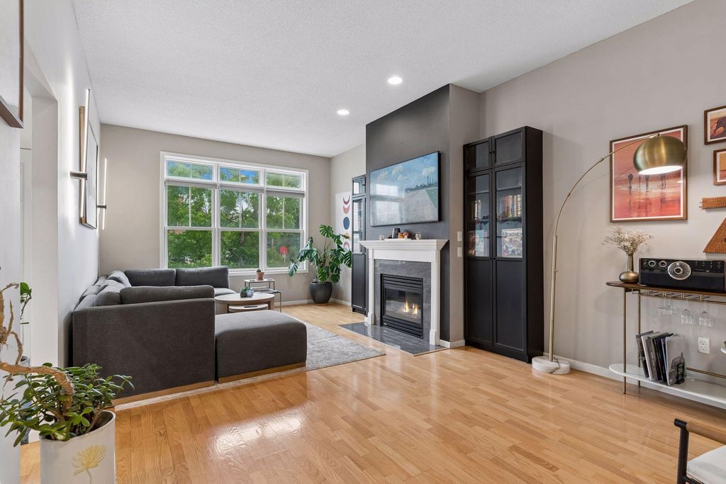724 E 25th Street, Minneapolis, MN 55404