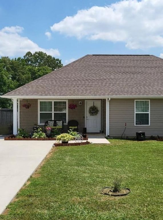 1414 Triple K Ave, Lawrenceburg, TN 38464