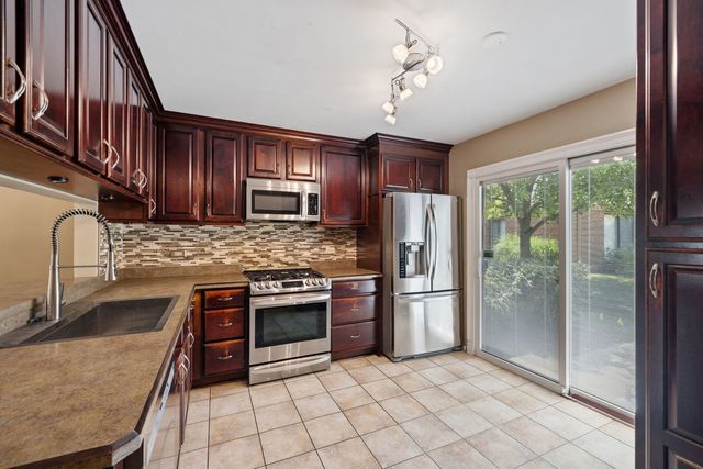 3050 Ashton Court, Westchester, IL 60154