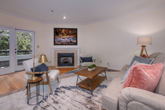3818 West End Ave Apt 204, Nashville, TN 37205
