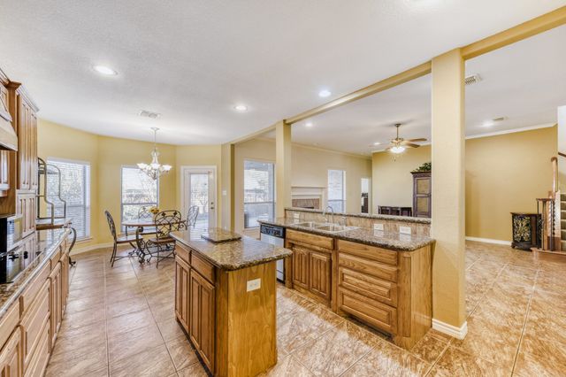 1820 Lake Glen Trail, Mansfield, TX 76063