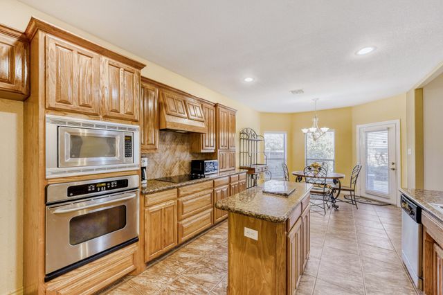 1820 Lake Glen Trail, Mansfield, TX 76063