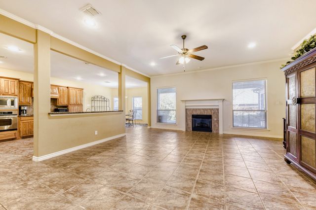 1820 Lake Glen Trail, Mansfield, TX 76063