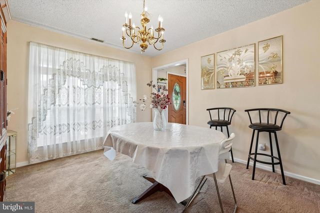 2446 NEW MARKET SQ S, Bensalem, PA 19020