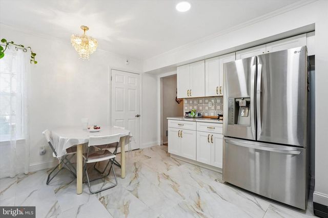 2446 NEW MARKET SQ S, Bensalem, PA 19020