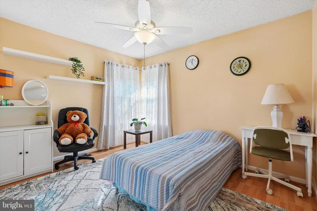 2446 NEW MARKET SQ S, Bensalem, PA 19020
