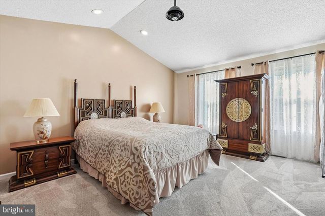 2446 NEW MARKET SQ S, Bensalem, PA 19020