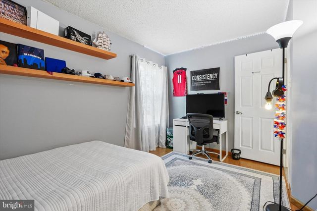 2446 NEW MARKET SQ S, Bensalem, PA 19020