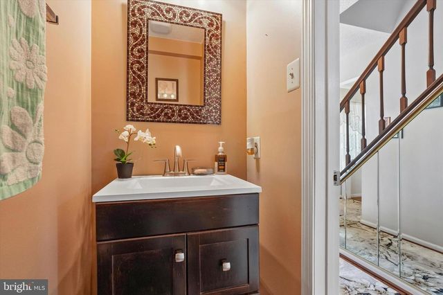 2446 NEW MARKET SQ S, Bensalem, PA 19020