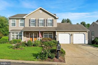 2446 NEW MARKET SQ S, Bensalem, PA 19020