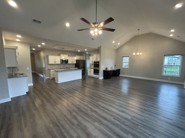 2692 Remington Trce, Clarksville, TN 37043
