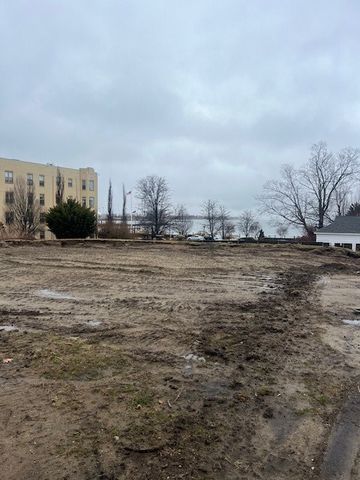 1200 Narragansett Boulevard, Cranston, RI 02905