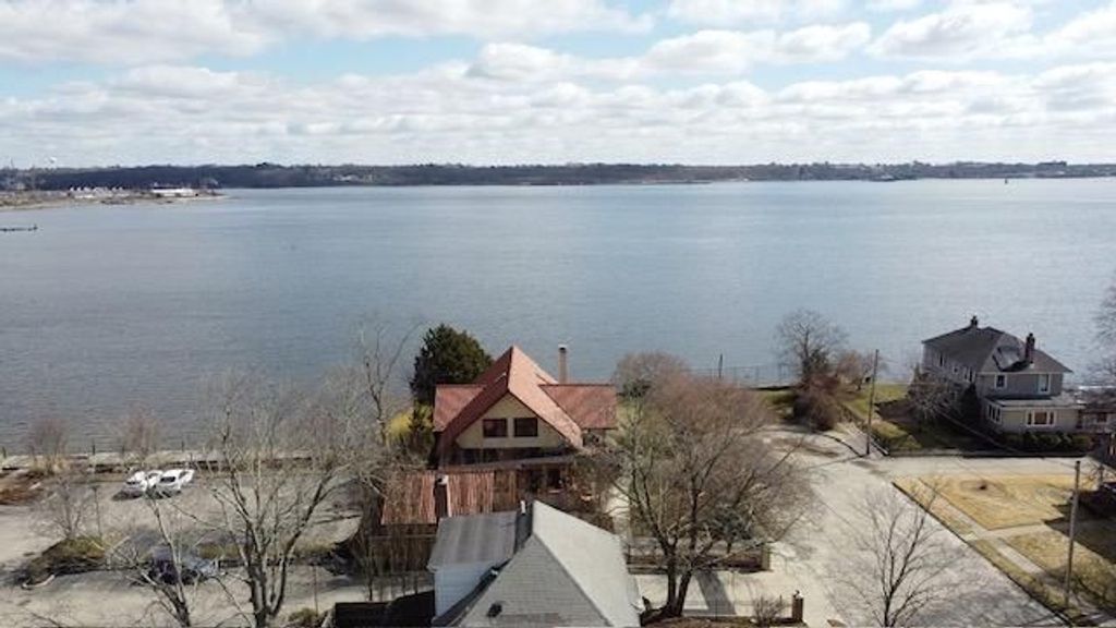 1200 Narragansett Boulevard, Cranston, RI 02905