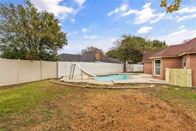 1624 Greenway Court, Midlothian, TX 76065