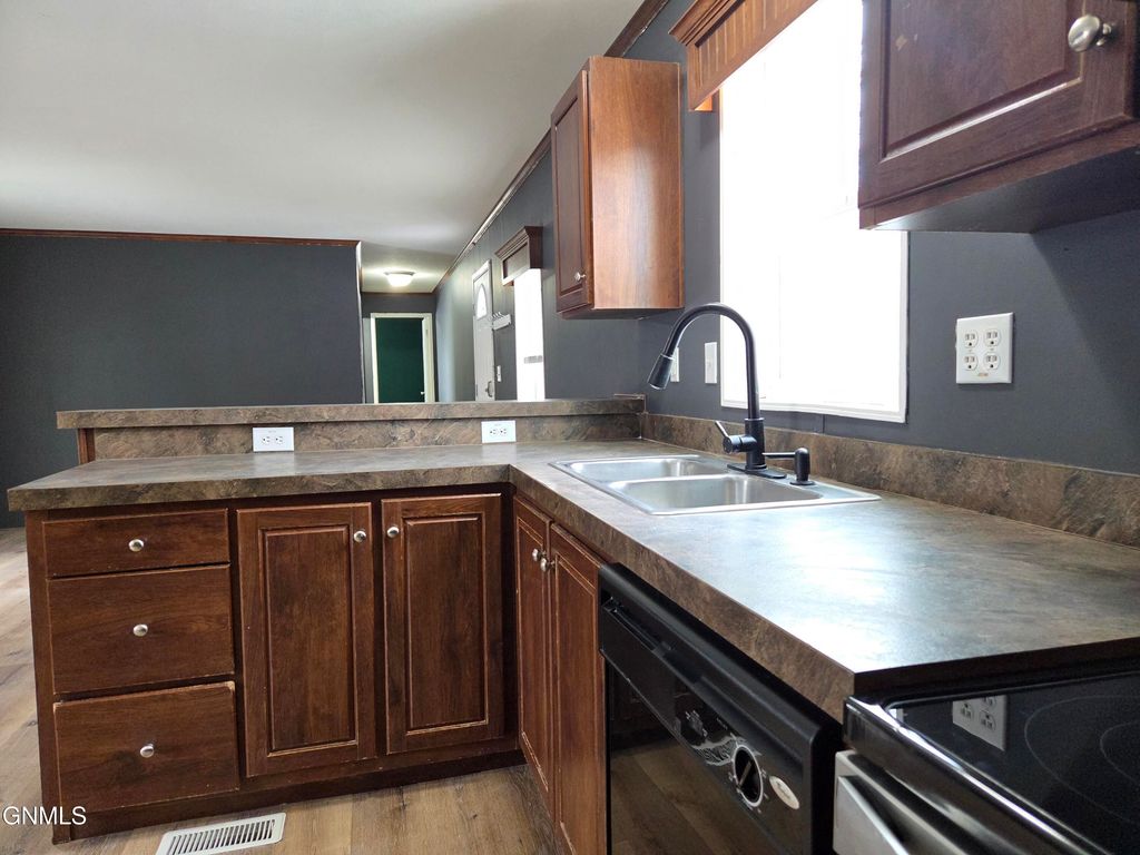 2500 Centennial Road, Bismarck, ND 58503 photo 8