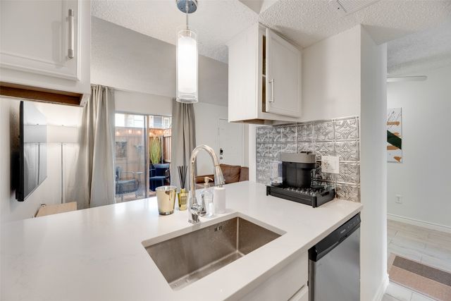 1810 N Garrett Avenue 119, Dallas, TX 75206