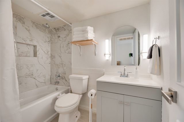 1810 N Garrett Avenue 119, Dallas, TX 75206