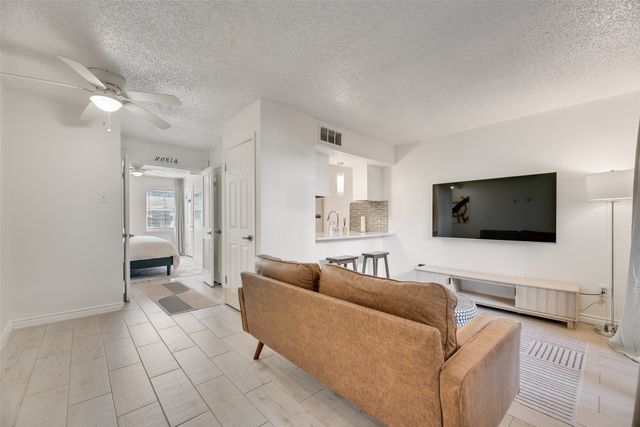 1810 N Garrett Avenue 119, Dallas, TX 75206