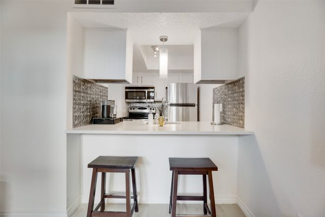 1810 N Garrett Avenue 119, Dallas, TX 75206