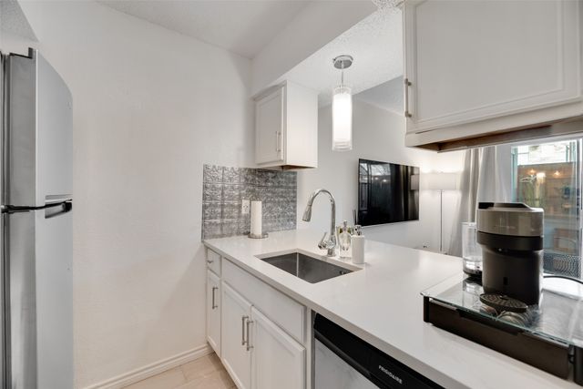 1810 N Garrett Avenue 119, Dallas, TX 75206
