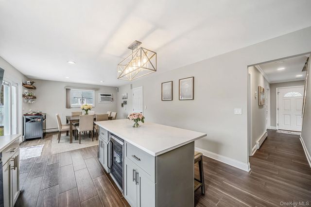 320 Peconic Avenue, Medford, NY 11763