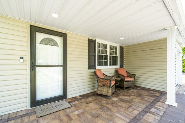 320 Peconic Avenue, Medford, NY 11763