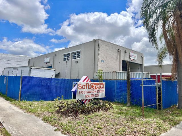 5751 Dawson St, Hollywood, FL 33023