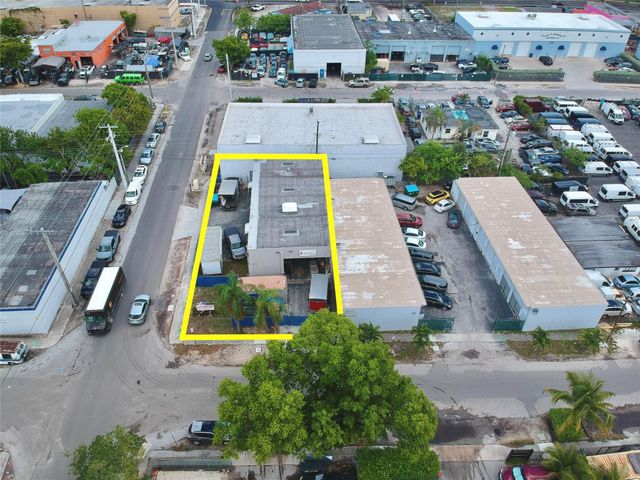 5751 Dawson St, Hollywood, FL 33023