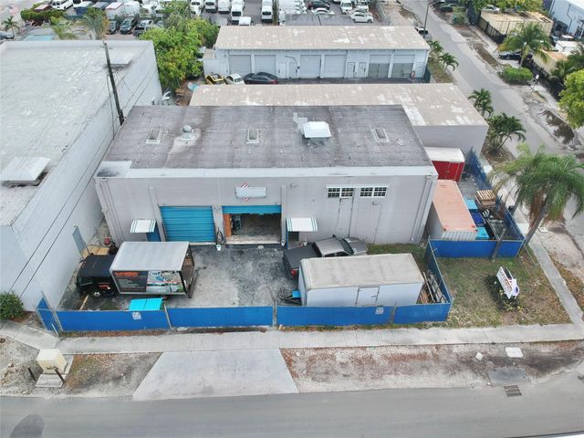 5751 Dawson St, Hollywood, FL 33023