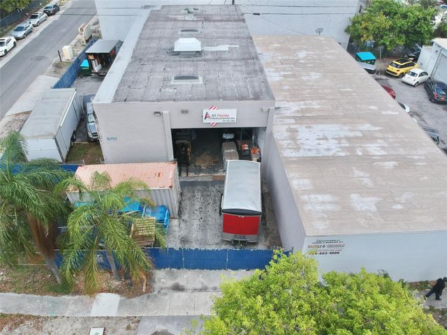 5751 Dawson St, Hollywood, FL 33023