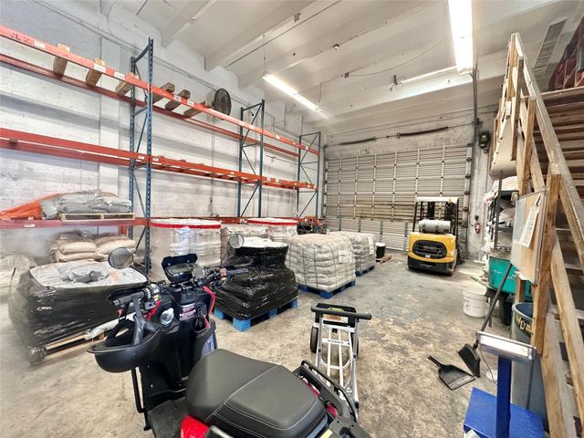 5751 Dawson St, Hollywood, FL 33023