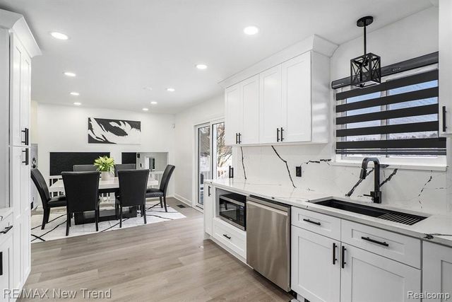 7135 Capri Drive, White Lake, MI 48383