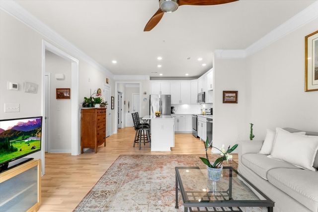 3202 Peters Farm Way 202, Westborough, MA 01581