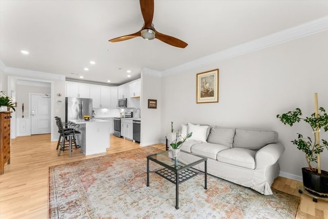 3202 Peters Farm Way 202, Westborough, MA 01581