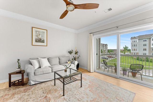 3202 Peters Farm Way 202, Westborough, MA 01581