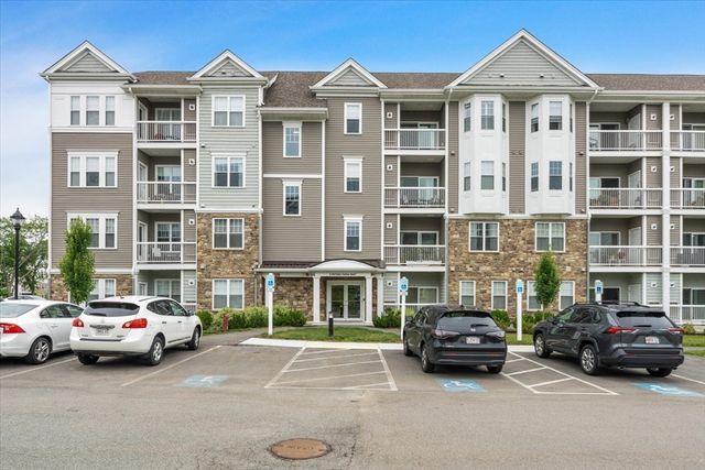 3202 Peters Farm Way 202, Westborough, MA 01581